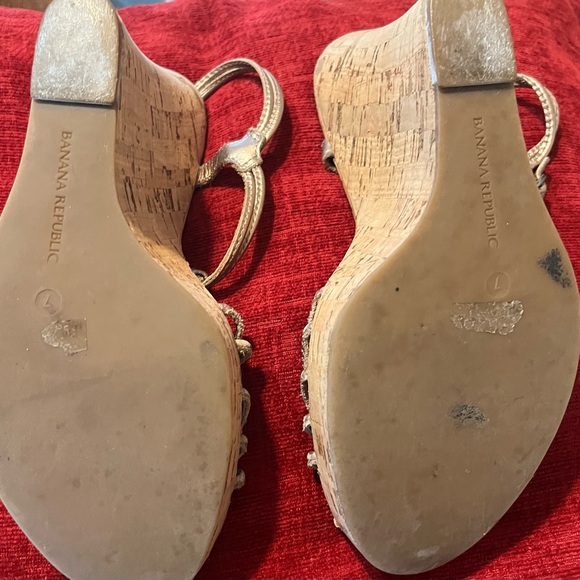 🍌Banana Republic thick, cork-like heals!🍌 - Picture 5 of 12